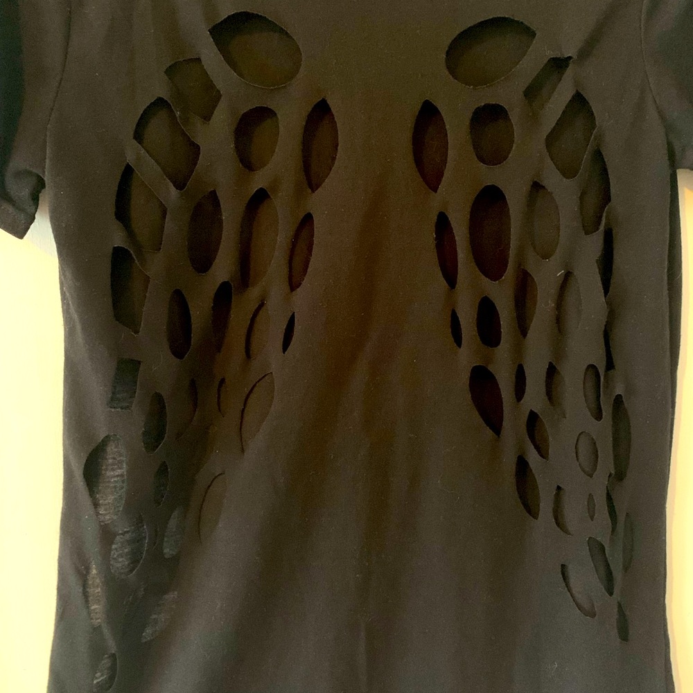 ☀️3/$25☀️ Wing Cut Out Tshirt